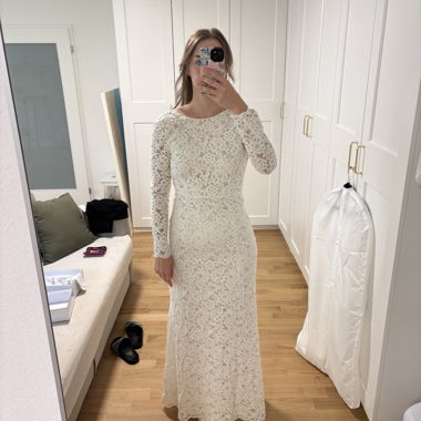 Spitzenkleid mit Rueckenfrei