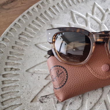 RAY-BAN