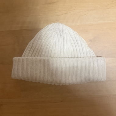 Beanie Weiss