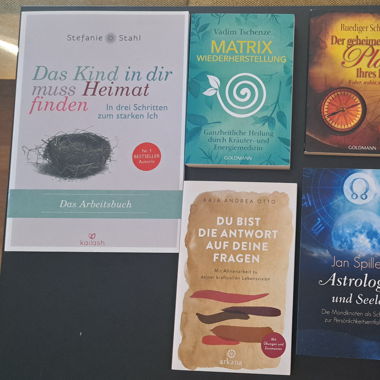 Büchersammlung aus Spirit., Astrol., Lebenssinn