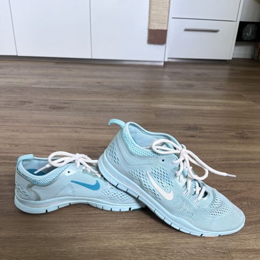 Nike free mint 37.5