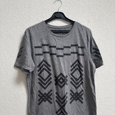 Bemustertes T-Shirt Grau