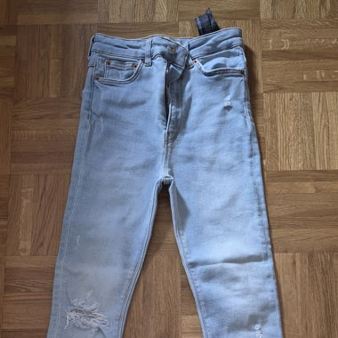 Zara, Jeans clair taille 34, parfait pour l'été!