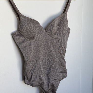 Leopard bodysuit with cups (75B) 