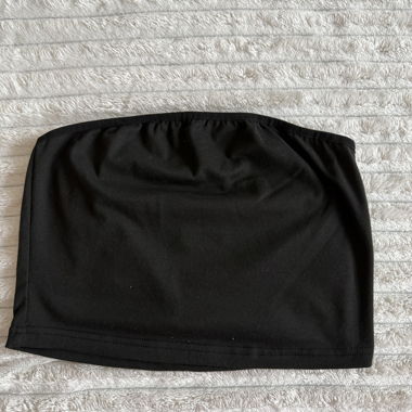 Schwarzes Bandeau-Top