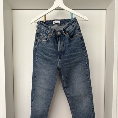 Zara Highwaist mom Jeans / 34