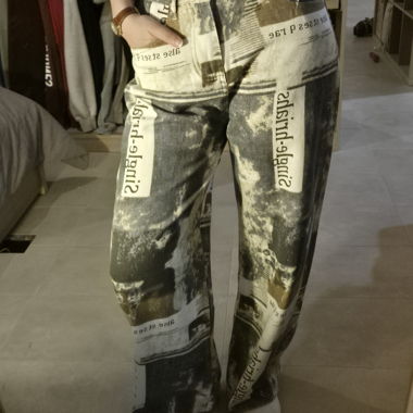 Graphic Wide-Leg Jeans