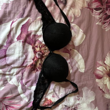 Soutien-gorge noir en dentelle