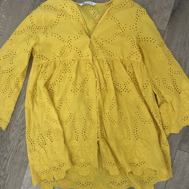 Abito in pizzo giallo Zara