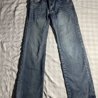 Loose Fit Low-Waist Jeans
