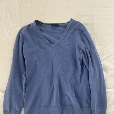 blue tommy hilfiger v-neck sweatshirt
