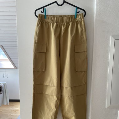 Beige Cargo Hose
