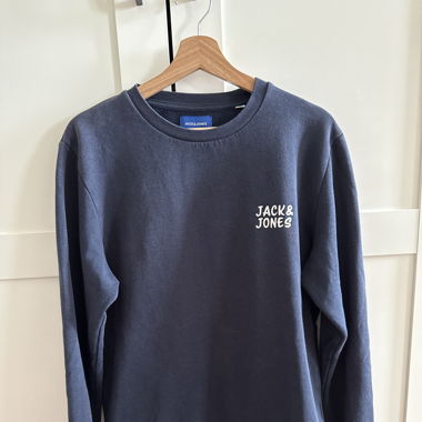 Pull Jack and Jones