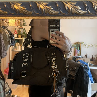 George Gina & Lucy Handtasche
