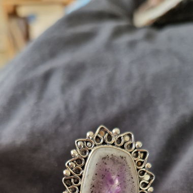 Bague fantaisie avec améthyste naturelle 