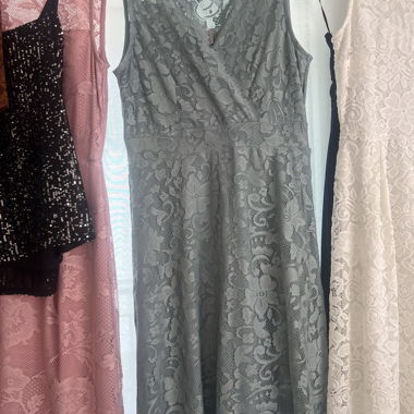 Grey sleeveless lace dress