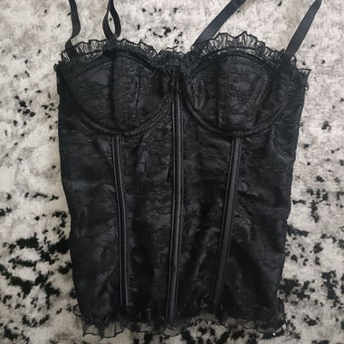 gothic corset-top with lace