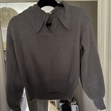 Pull à col gris 