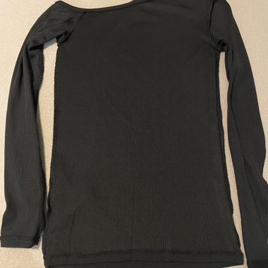 black asymmetric top