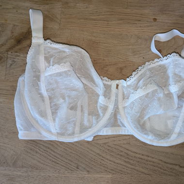 White lace bra 