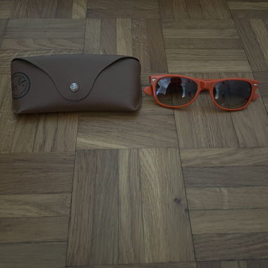 Lunettes de soleil Ray-Ban avec étui