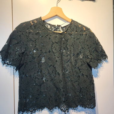 IVY & OAK Spitzentop dunkelgrün, kurz