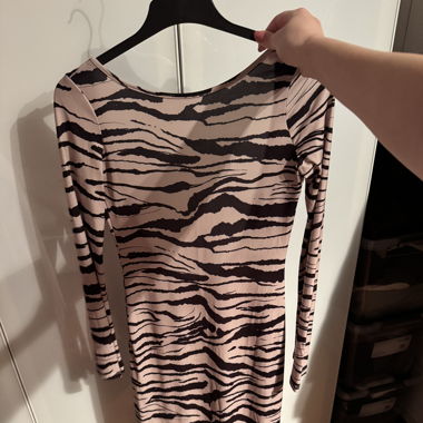 Angenehmes Maxikleid Bershka