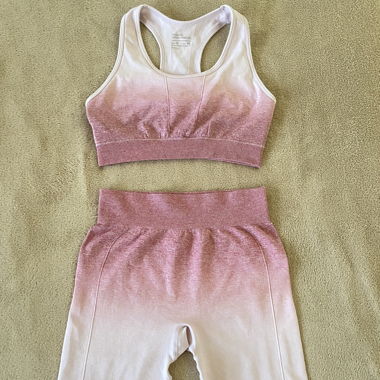 Completo sportivo rosa