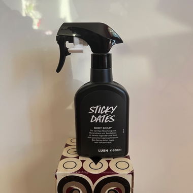 Sticky Dates, Lush, 200ml Body Spray