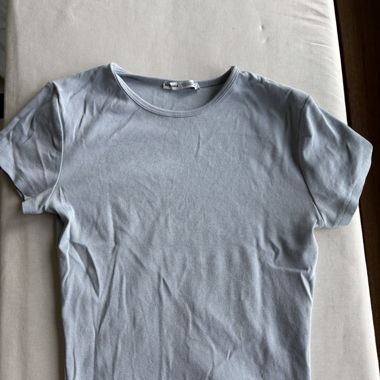 Blaues Top