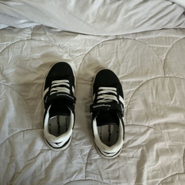 Baskets Kangaroos noires et blanches