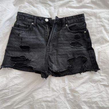 Shorts in jeans neri destroyed