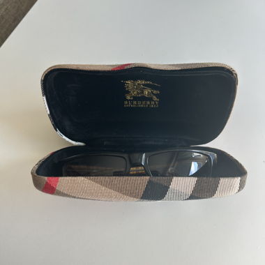 Burberry sunglasses 