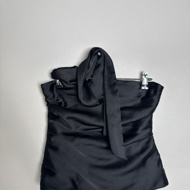 Haut à bretelles en satin noir