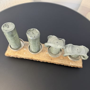 Bougeoir en bois avec bougies
