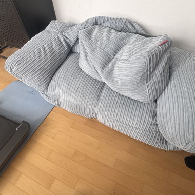 Grau kordstoff 2‑sitziges Sofa mit Ottomane