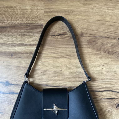 Handtasche mit Silberdesign