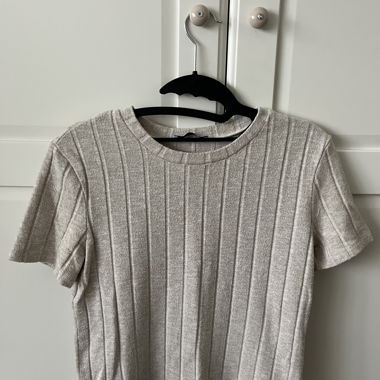 Pull en maille à manches courtes
