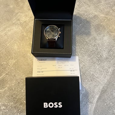 Elegante BOSS Herrenuhr Chronograph wie neu OVP