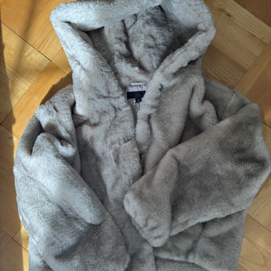Giacca in finta pelliccia Zara con cappuccio