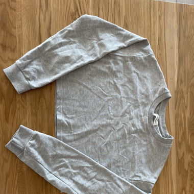 Pull cropped gris