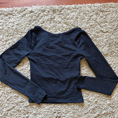 Black Long-Sleeve Top Backless