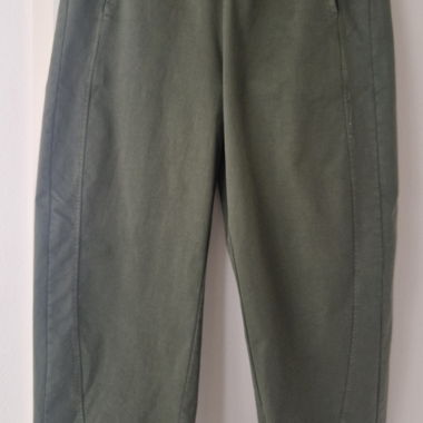 Weite Kaki-Hose