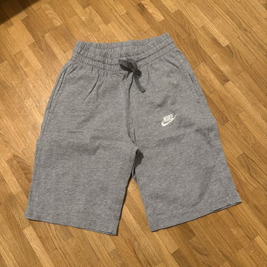 Short Nike grigio in felpa