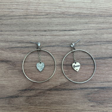 Orecchini a cerchio Guess con cuore