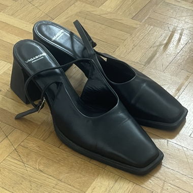 vagabond sandals
