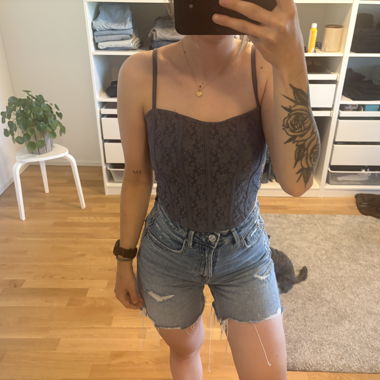 Haut corset en dentelle