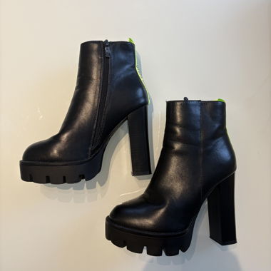 Stivaletti Plateau Deezee neri con tacco