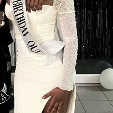 Robe de soirée blanche avec fentes
