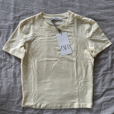 top giallo chiaro